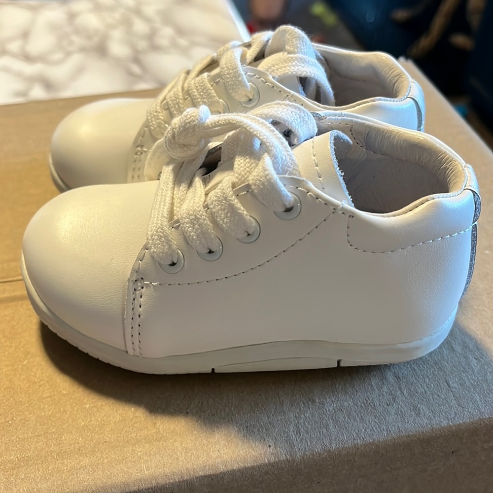 Brand New!! Stride Rite SRT Elliot Shoes